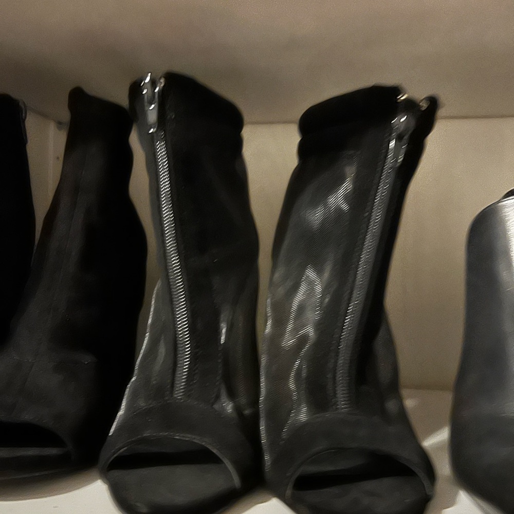 heels - Picture 2 of 3